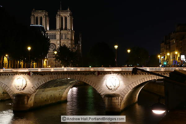 Pont au Change, Notre-Dame, Night