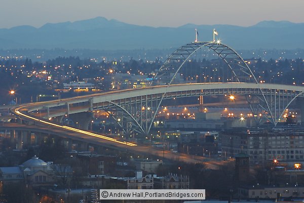 Fremont Bridge, Daybreak