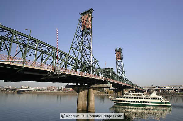 Hawthorne Bridge, Portland Spirit, Willamette River, Daytime