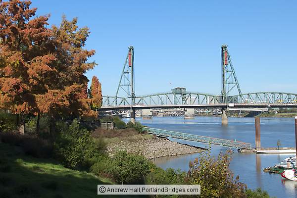 Hawthorne Bridge from Riverplace (Portland, Oregon)