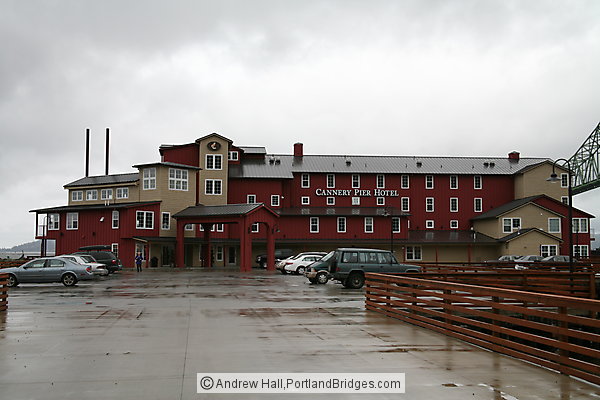 Astoria, Oregon - Cannery Pier Hotel
