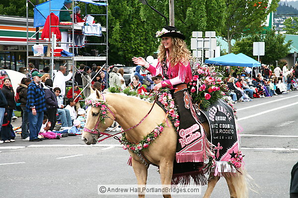 Hailee, the Wasco Co. Fair & Rodeo Queen, 2008 Rose Festival Grand Floral Parade (Portland, Oregon)