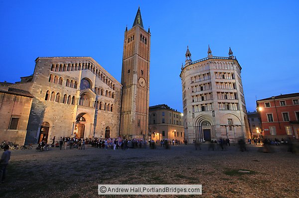 Parma Cathedral, Baptistry, Dusk