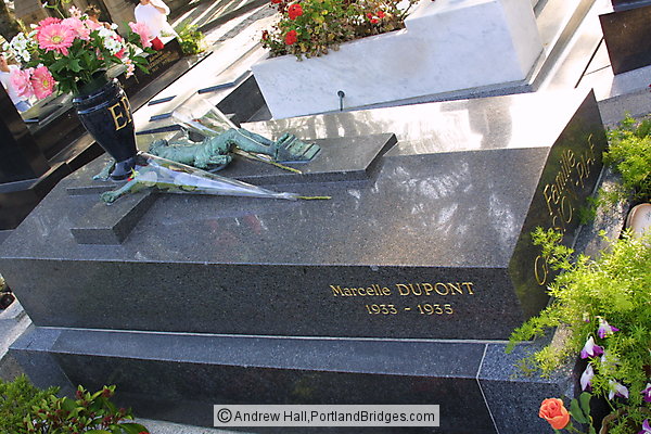 Marcelle Dupont Grave, Cimetire du Pre Lachaise, Paris
