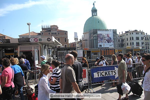 Outside Venice SL Train Station: Buying Vaporetto Tickets