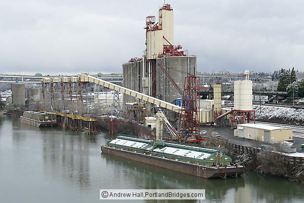 Tidewater Barge in the snow (Portland, Oregon)