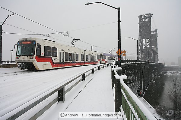 Portland Snow, Trains and Streetcars, Steel Bridge