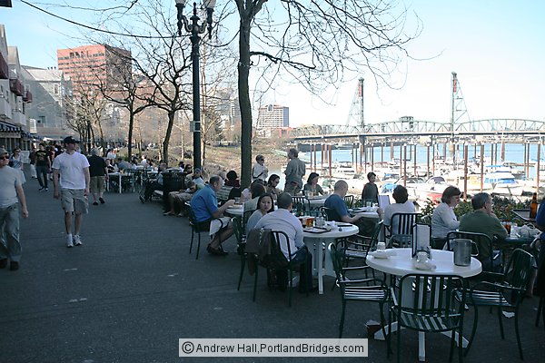 Outdoor Diners at Riverplace