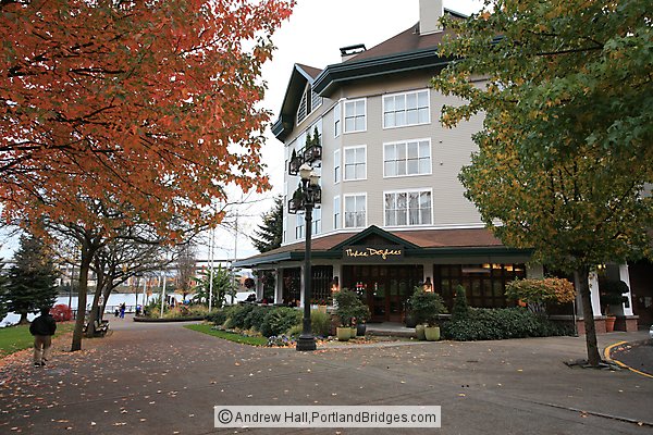 Riverplace Hotel, Tom McCall Waterfront Park (Portland, Oregon)