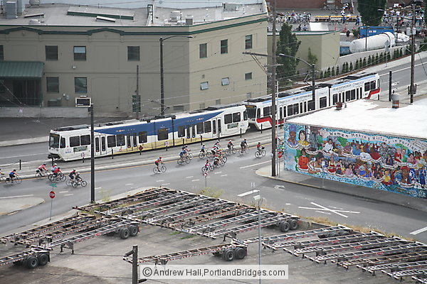 Interstate MAX in North Portland, Cyclists, Bridge Pedal 2008