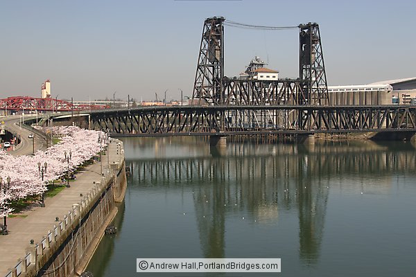 Steel Bridge, Willamette River (Portland, Oregon)