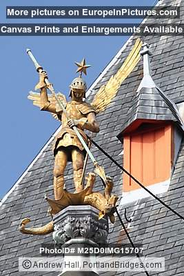 Statue of Knight Slaying a Wolf, Provincial Court, Brugge Market Square