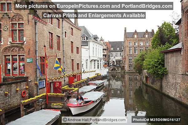 Brugge Canal, Boats, Reflection