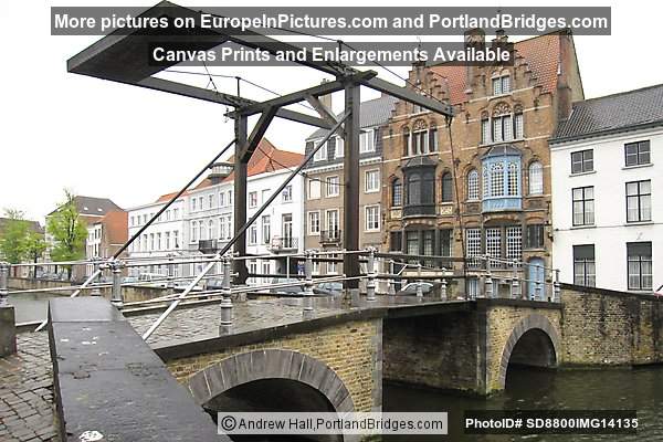 Drawbridge Between Langerei Potterierei, Brugge, Belgium