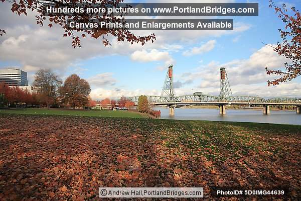 Hawthorne Bridge, Tom McCall Waterfront Park (Portland, Oregon)