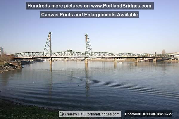 Hawthorne Bridge, Willamette River (Portland, Oregon)