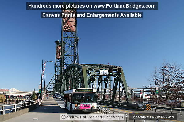 Hawthorne Bridge, TriMet Bus (Portland, Oregon)