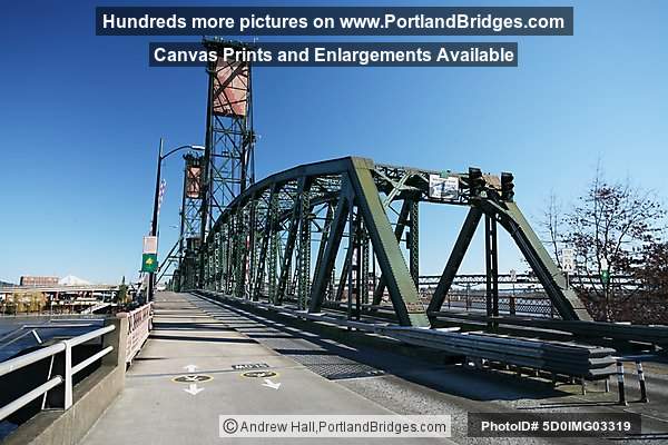 Hawthorne Bridge, Daytime (Portland, Oregon)