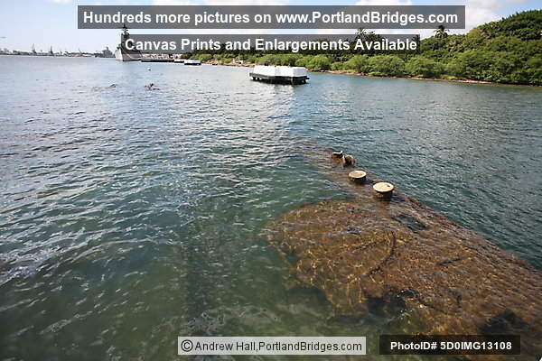 Pearl Harbor: USS Arizona Memorial and USS Missouri