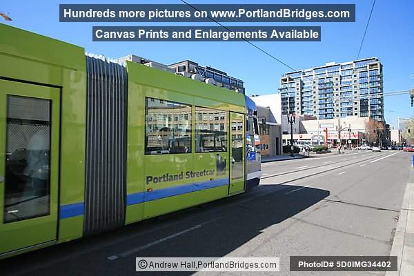 Portland Streetcar on SW 10th Avenue