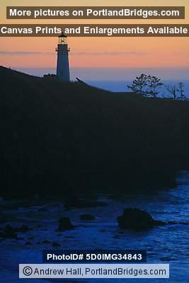 Yaquina Head Lighthouse, Dusk