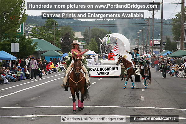 Lincoln County Rodeo Queen Malissa, Overland High School Marching Scots, Romancing the Rose: Spirit Mountain Casino Float, Rose Festival Grand Floral Parade 2008 (Portland, Oregon)