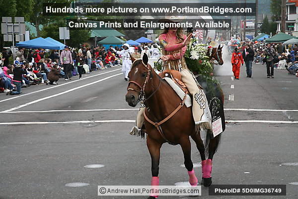 Lincoln County Rodeo Queen Malissa, Overland High School Marching Scots, Romancing the Rose: Spirit Mountain Casino Float, Rose Festival Grand Floral Parade 2008 (Portland, Oregon)
