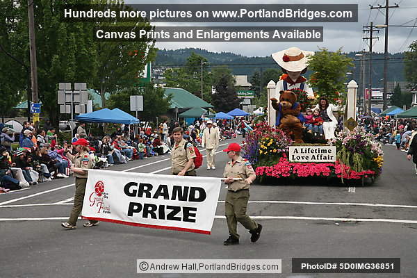 Grand Prize: A Lifetime Love Affair (Fred Meyer), Rose Festival Grand Floral Parade 2008 (Portland, Oregon)