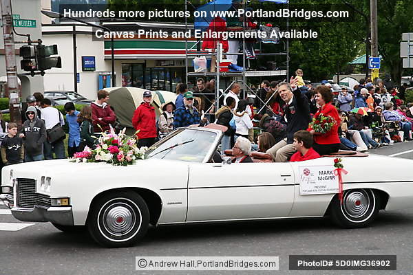 Mark McGirr, West Coast Extreme Cheerleaders, Rose Festival 2008 Grand Floral Parade (Portland, Oregon)
