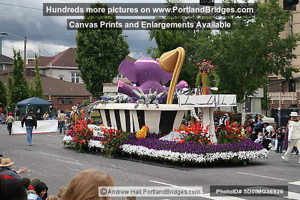 Courting Rosie (George Morlan Plumbing), Rose Festival 2008 Grand Floral Parade (Portland, Oregon)