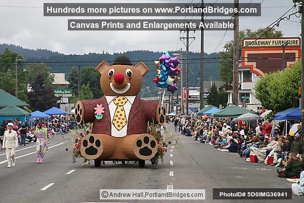 Character Clown Corps Teddy Bear Float, 2008 Grand Floral Parade (Portland, Oregon)