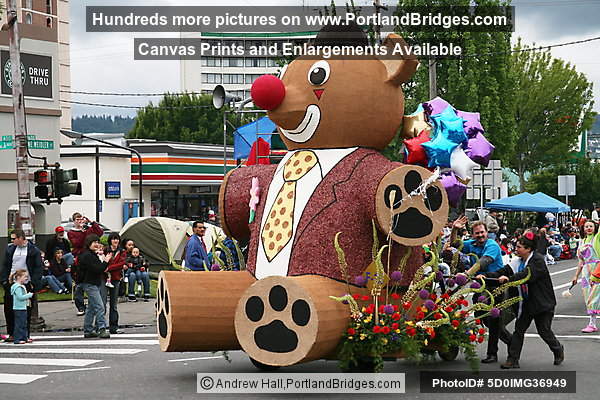 Character Clown Corps Teddy Bear Float, 2008 Grand Floral Parade (Portland, Oregon)