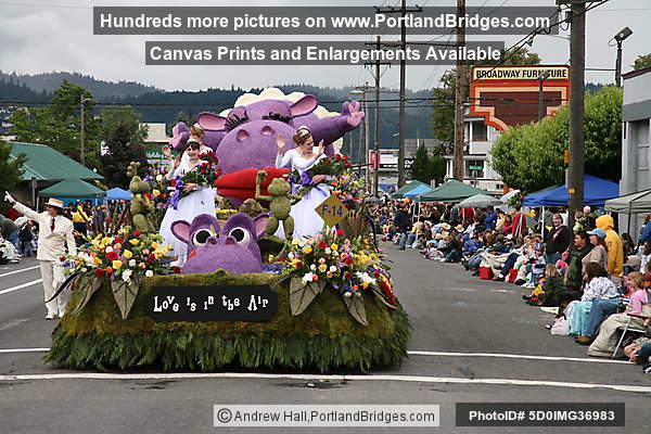 President's Award: Love is in the Air, Battleg Ground, WA, 2008 Rose Festival Grand Floral Parade (Portland, Oregon)