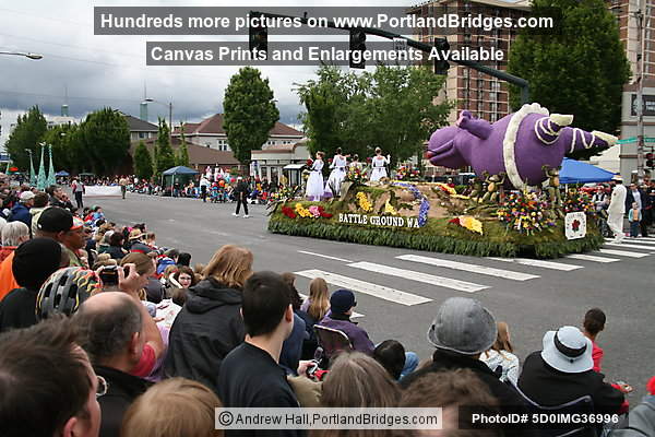 President's Award: Love is in the Air, Battleg Ground, WA, 2008 Rose Festival Grand Floral Parade (Portland, Oregon)