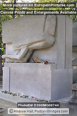 Oscar Wilde Grave, Cimetière du Père Lachaise, Paris