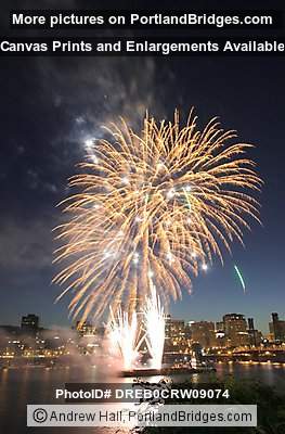 July 4th 2005 Portland Fireworks, Willamette River