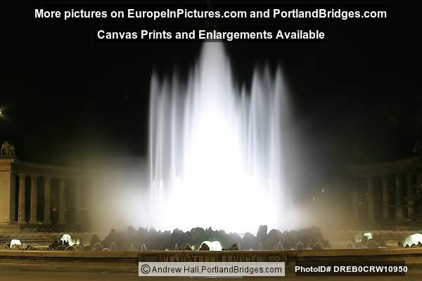 Vienna - Hochstralbrunnen and Soviet Monument