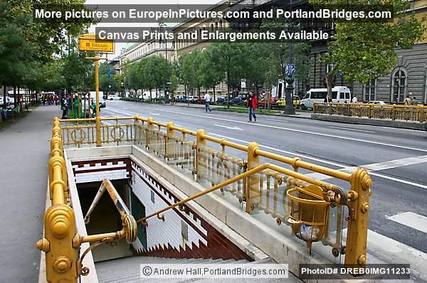 Entrance to Foldalatti Underground Station, Budapest 
