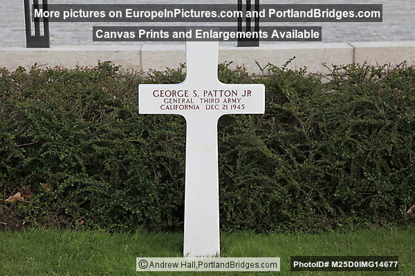 Grave of General George S. Patton Jr., Luxembourg American Cemetery