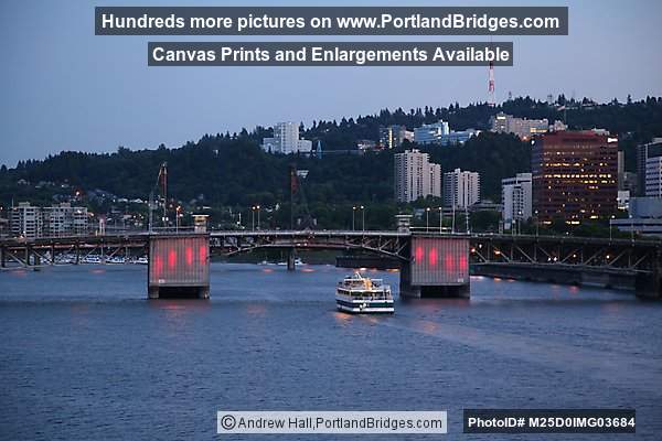 Morrison Bridge, Portland Spirit, Dusk
