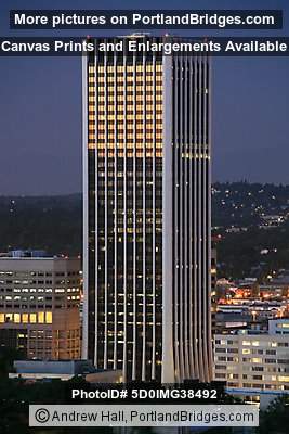 Wells Fargo Center, Portland, Oregon - Skyscrapers on