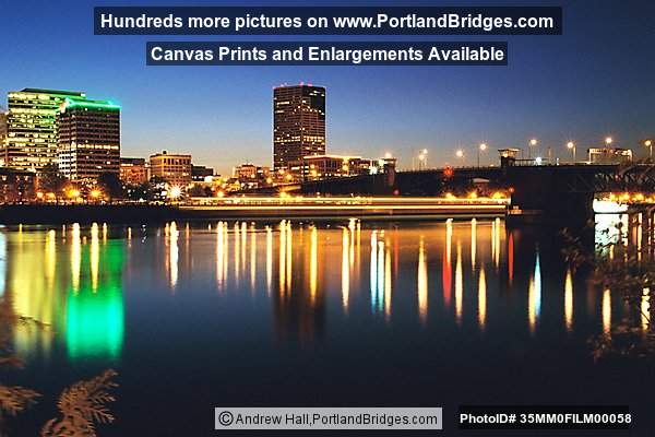 Portland Spirit at Dusk, Long Exposure, Light Streaks, Willamette River